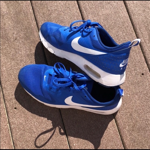 Nike Shoes - Nike Air Max Tavas